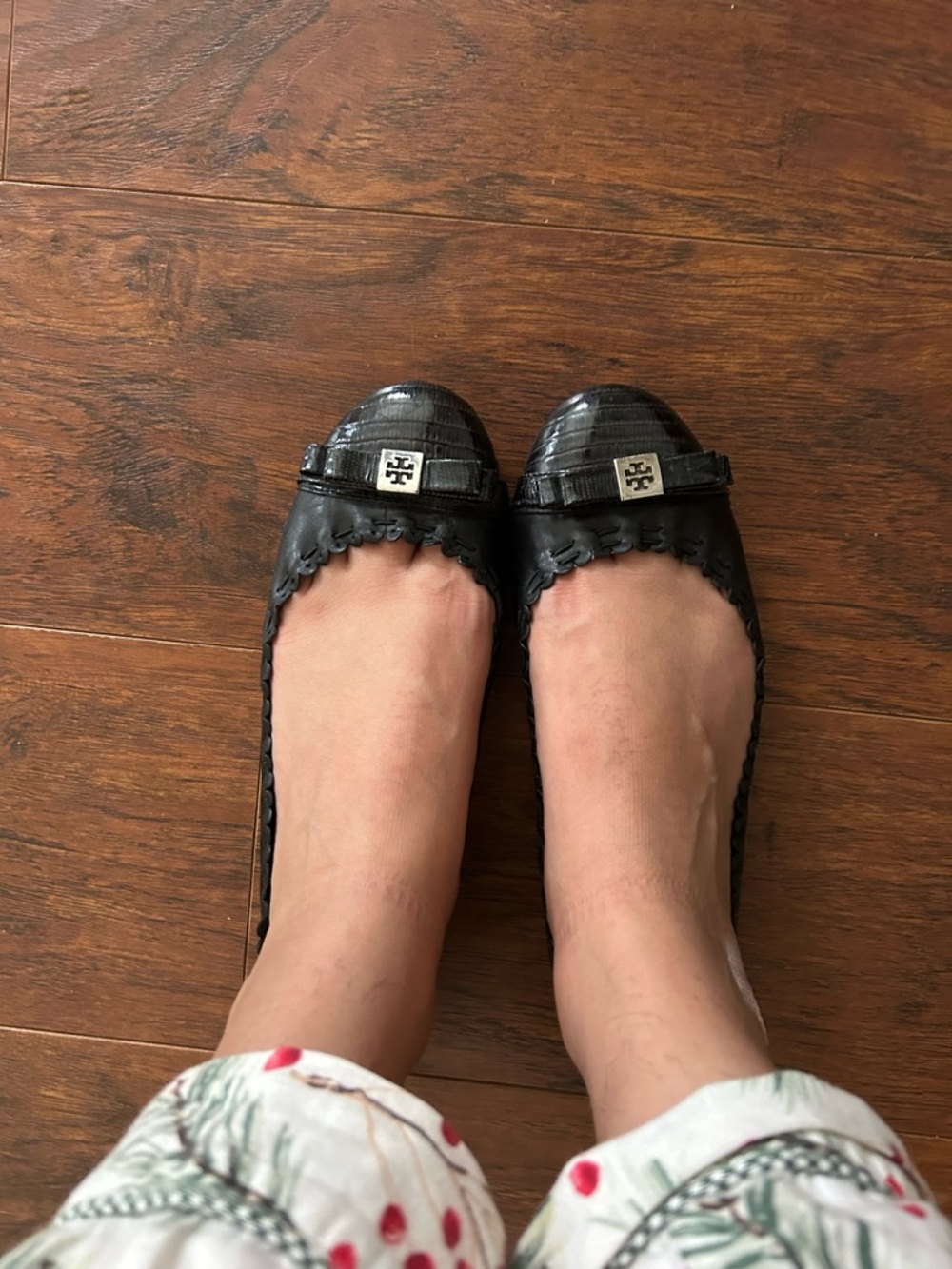 Tory Burch Black Patent Cap-Toe Scalloped Ballet Flats